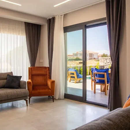 Lovely With Private Pool In Cesme فندق