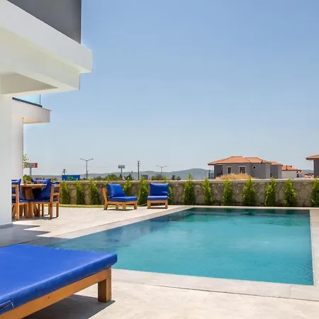 Lovely With Private Pool In Cesme 4* Alacati